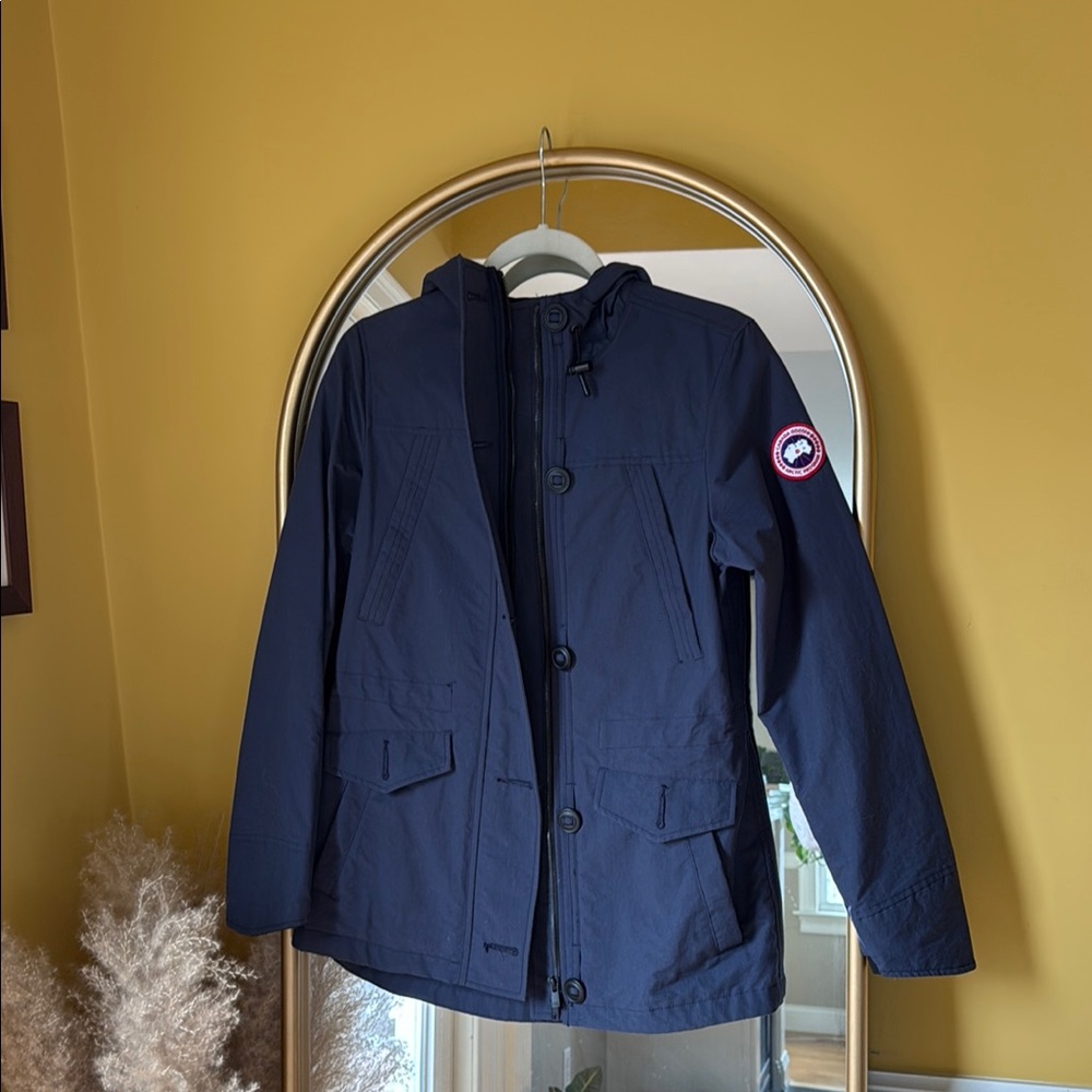 Canada Goose rain resistant coat size XS